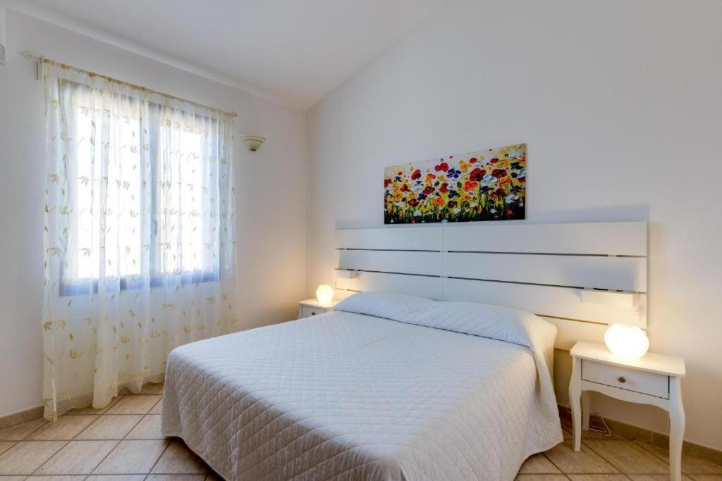 La Casa Delle Zie - Cabras Villa Luaran gambar