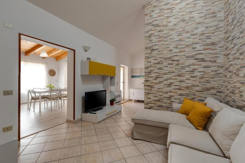 La Casa Delle Zie - Cabras Villa Luaran gambar