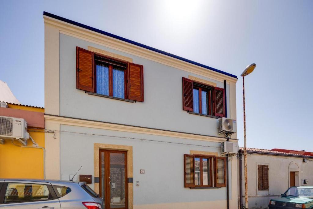La Casa Delle Zie - Cabras Villa Luaran gambar