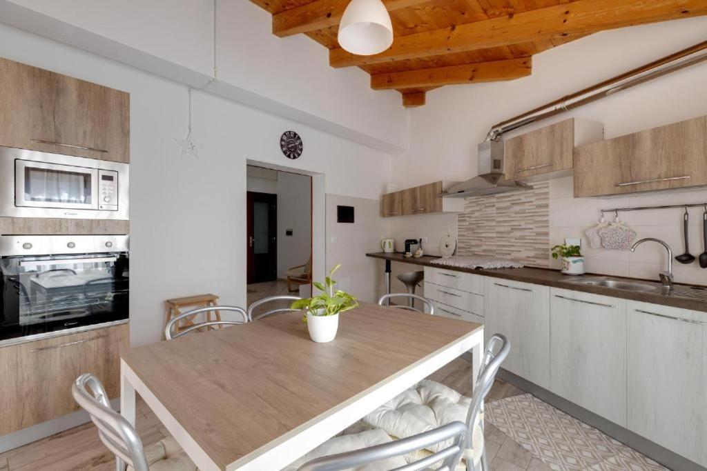 La Casa Delle Zie - Cabras Villa Luaran gambar
